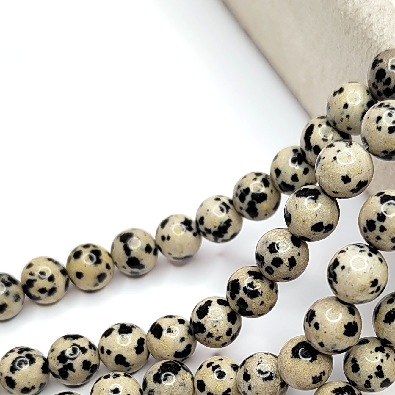 Далматиновая яшма