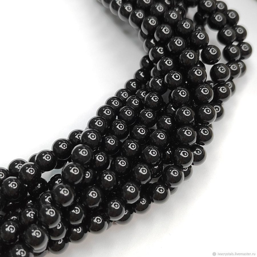 Оникс натуральный, круглый шар, нить 37 см