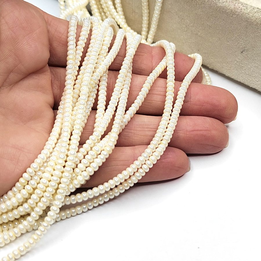 Майорка Стеклянный жемчуг 3х2 мм, цвет молочный (айвори), НИТЬ 32 см