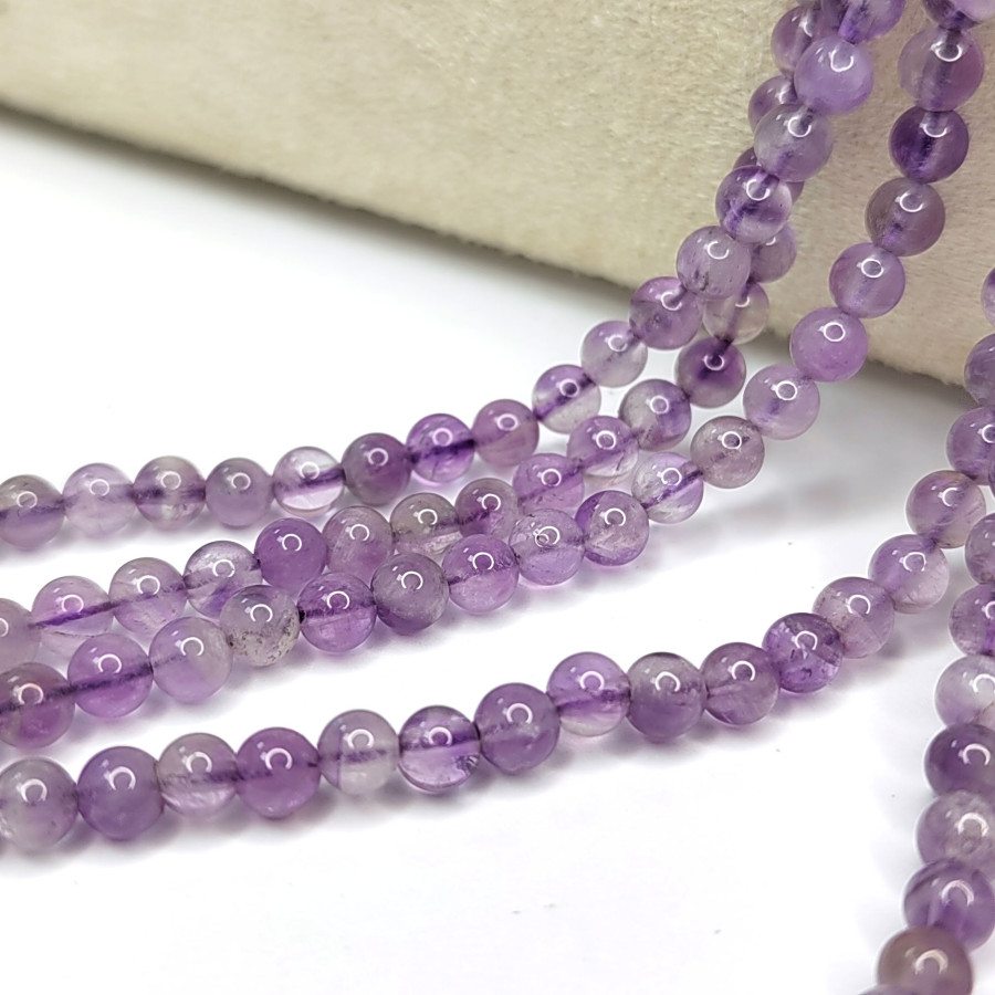 Аметист лавандовый, натуральный камень, гладкий шар, нить 38 см
