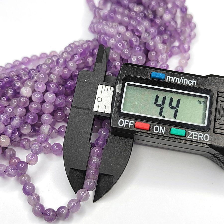 Аметист лавандовый, натуральный камень, гладкий шар, нить 38 см