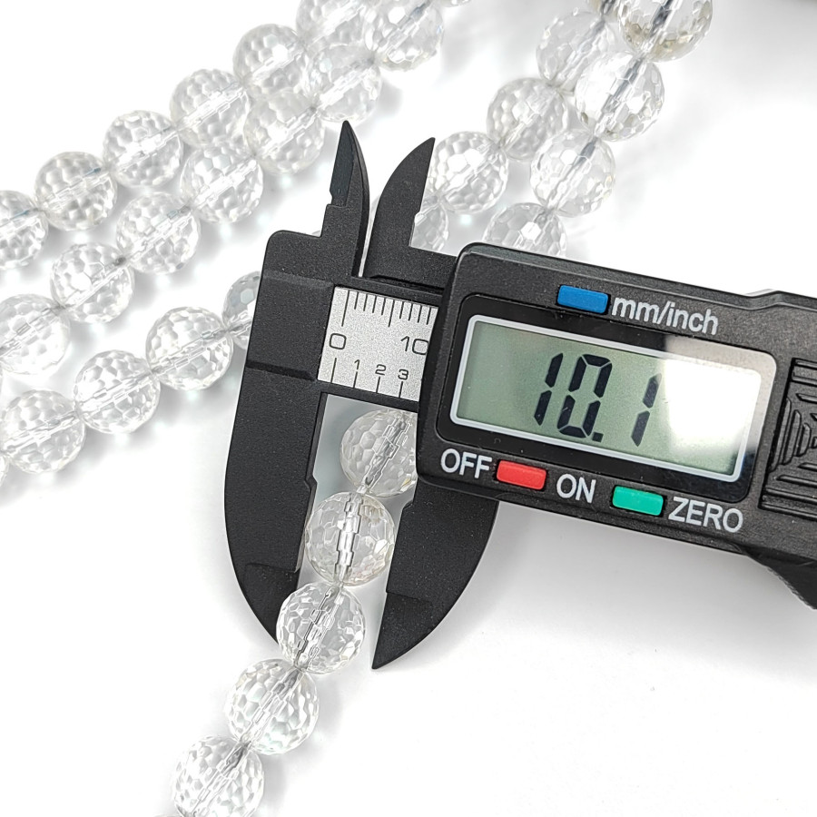 Горный хрусталь натуральный в огранке 10 мм нить 40 см