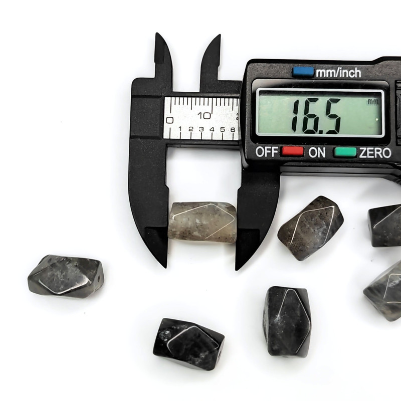 Лабрадор натуральный 16х12 мм, штука