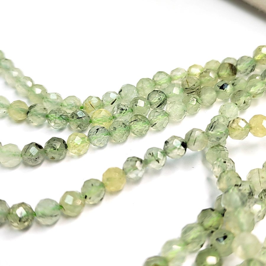 4,5 мм Пренит натуральный, огранка, нить 38,5 см