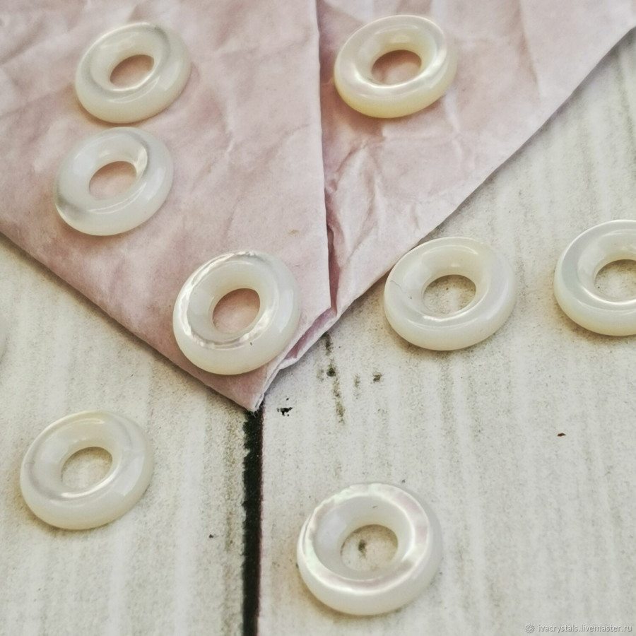 Перламутр белый 8 мм подвеска бублик, ШТУКА