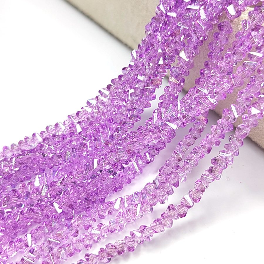 Бусины хрустальные 4 мм треугольной формы Сиреневый АВ (31 см)