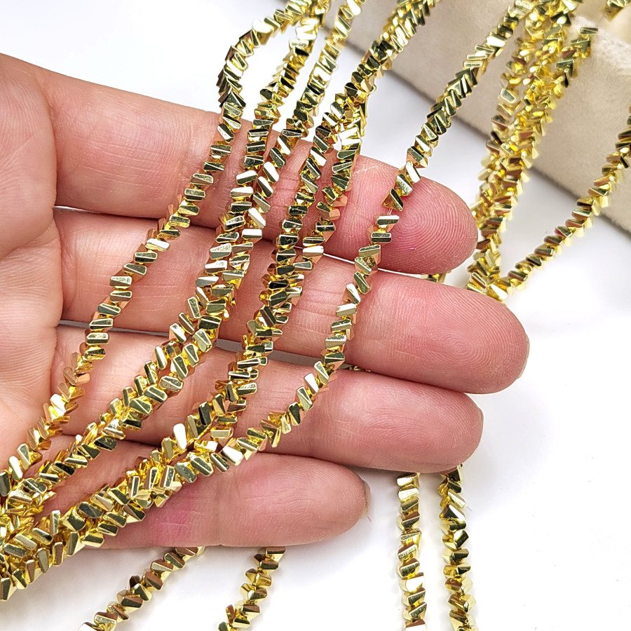 Бусины хрустальные 4 мм треугольной формы