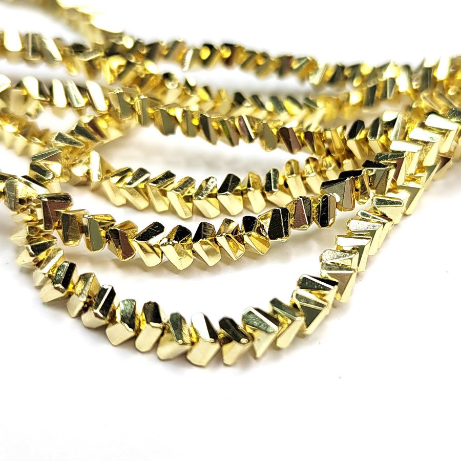 Бусины хрустальные 4 мм треугольной формы