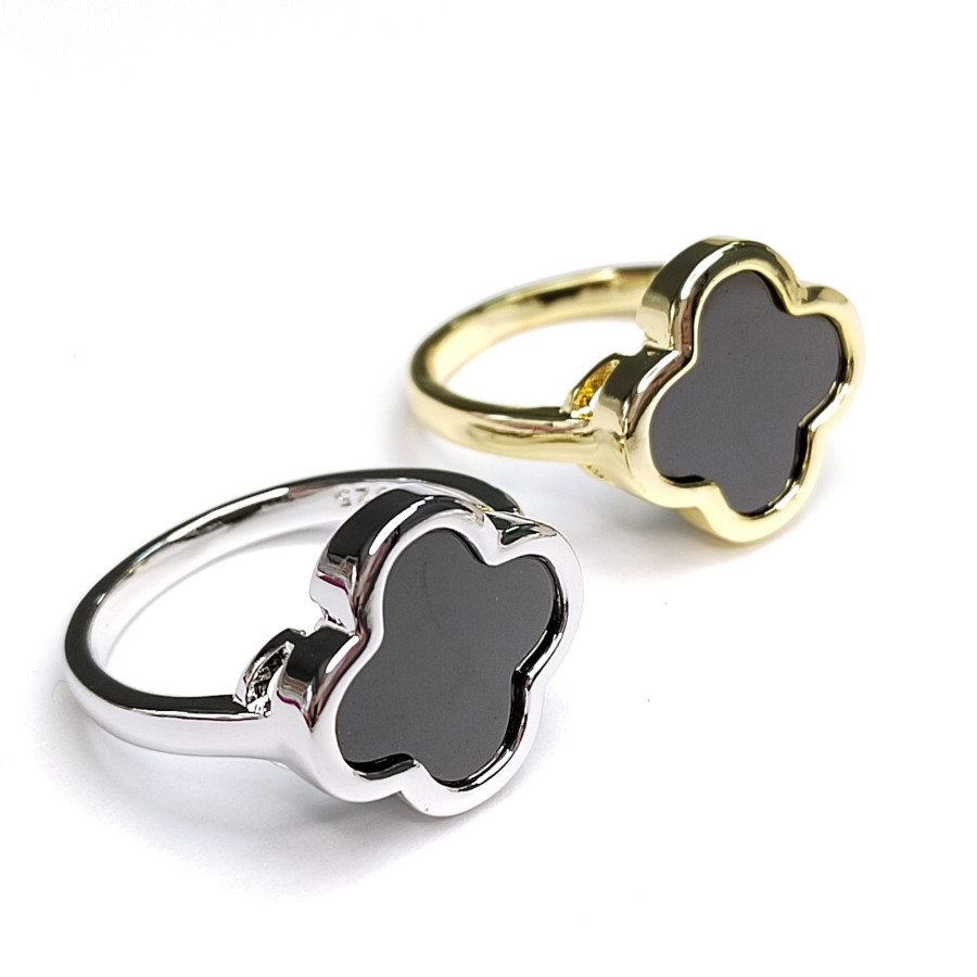 Кольцо Клевер с черной керамикой, безразмерное