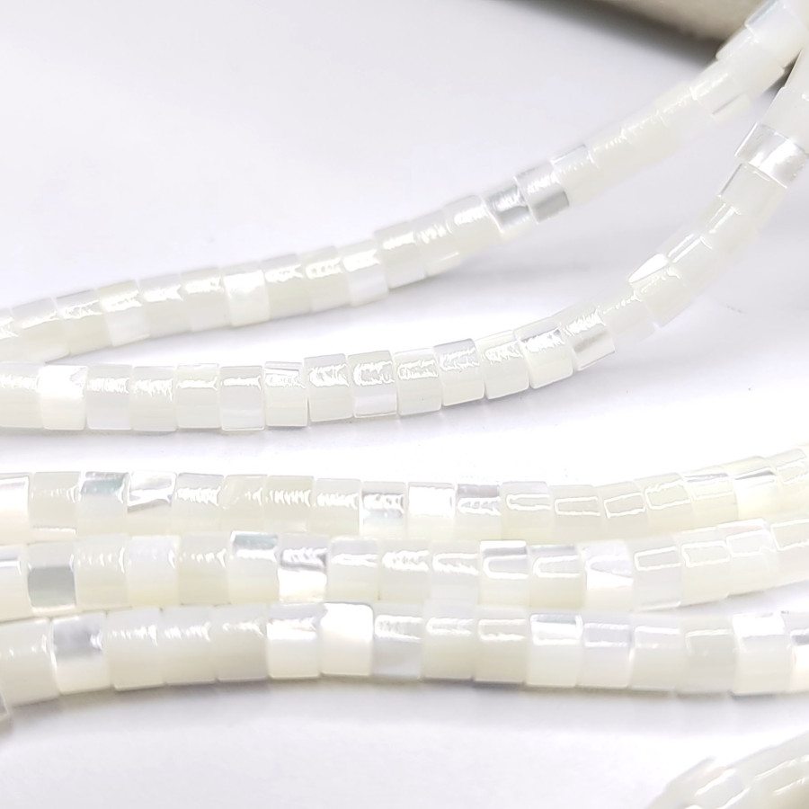 Рондели 4х2,5 мм, Натуральный перламутр, цвет Белый, нить 39-40 см