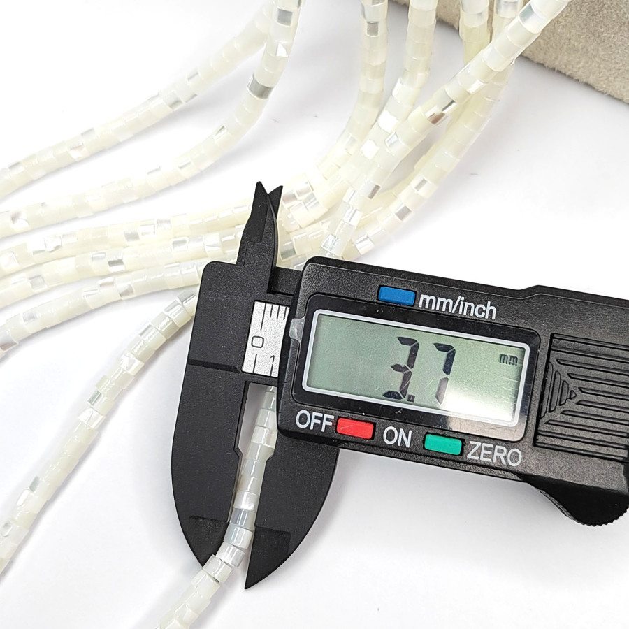 Рондели 4х2,5 мм, Натуральный перламутр, цвет Белый, нить 39-40 см