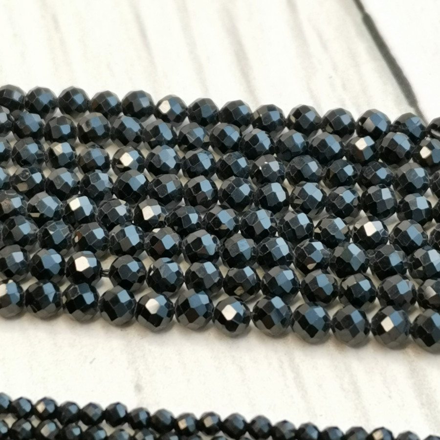 2 мм Шпинель черная граненая, нить 39 см