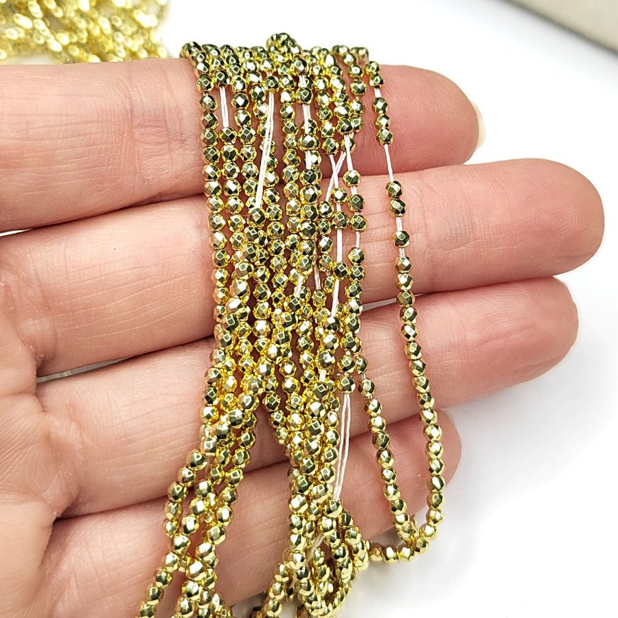 Пирит 2 мм в огранке, Цвет Жёлтое золото, нить 42 см