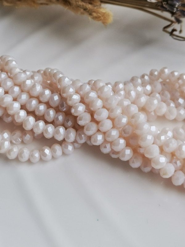 Рондели стеклянные бежево-пудровые с сиянием, нить