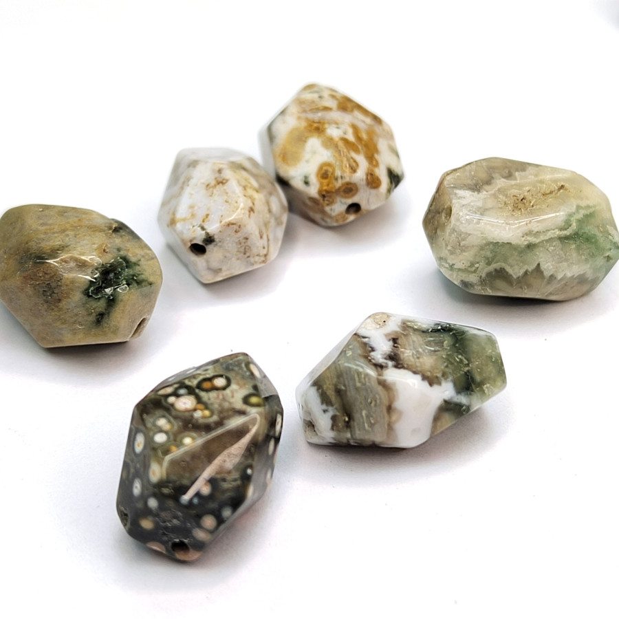 Моховой агат натуральный 12х17 мм, штука