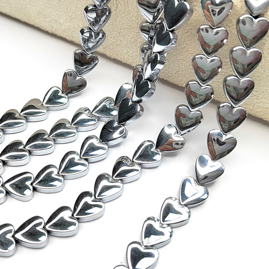 Гематит Сердечки 8 мм, нить 40 см
