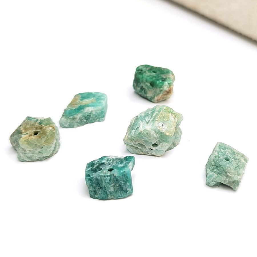 Амазонит натуральный необработанный камень 12-13 мм