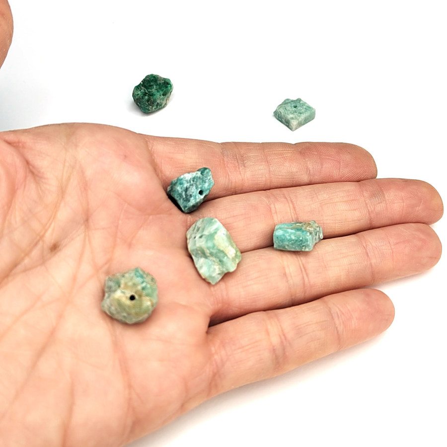 Амазонит натуральный необработанный камень 12-13 мм Штука