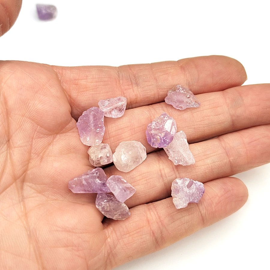 11х8 мм Лавандовый аметист натуральный, колотый необработанный камень