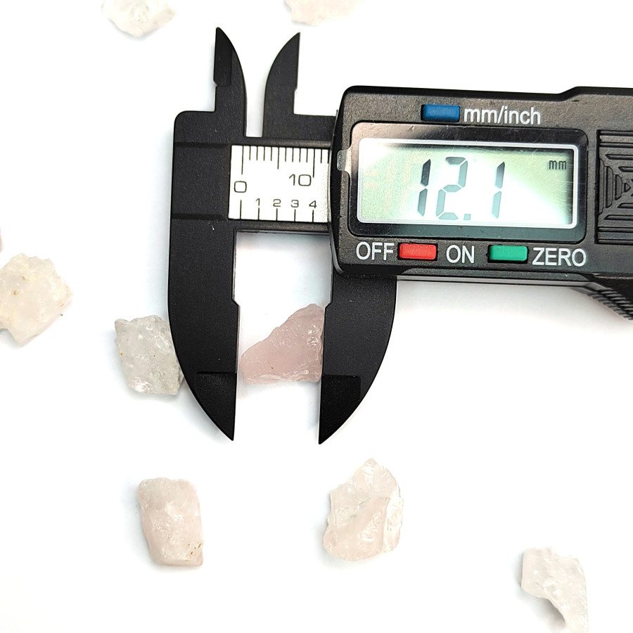 12х8 мм розовый кварц натуральный необработанный колотый