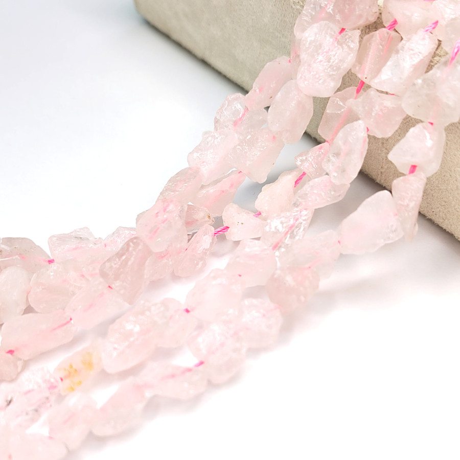 12х8 мм розовый кварц натуральный необработанный колотый Нить 38-40 см