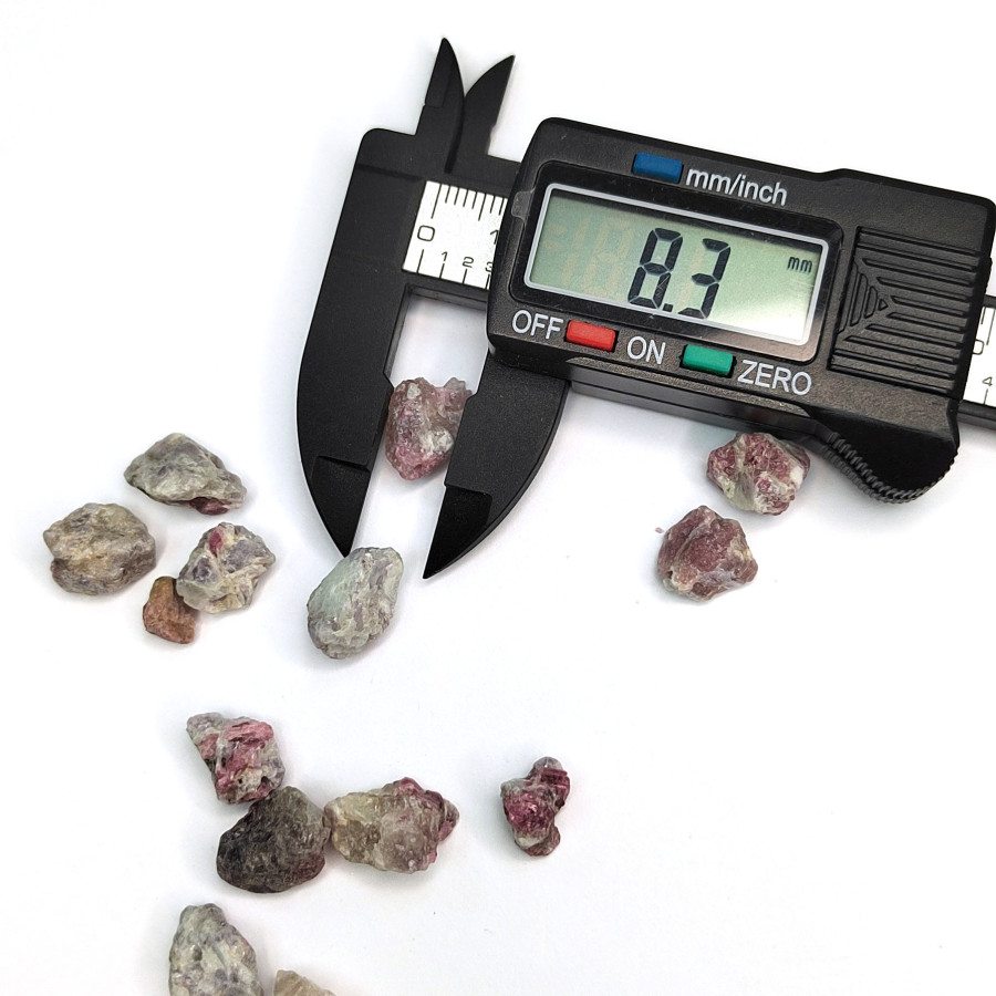 12х8 мм Турмалин натуральный необработанный колотый