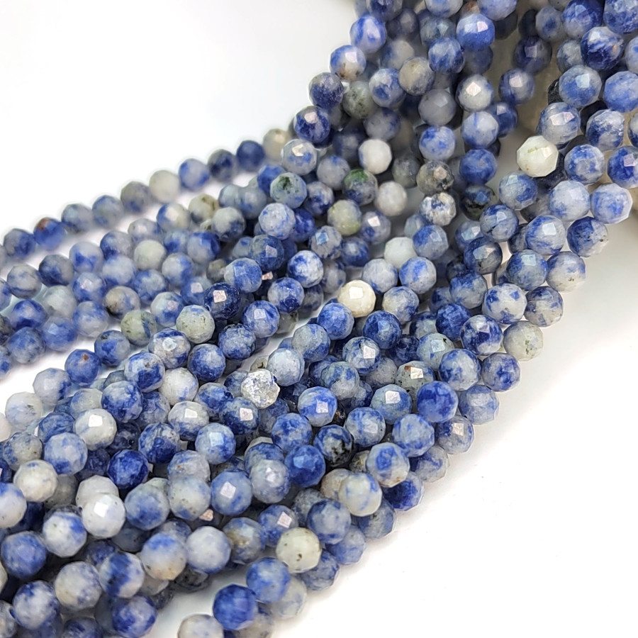 4 мм Содалит натуральный, огранка, НИТЬ 39 см