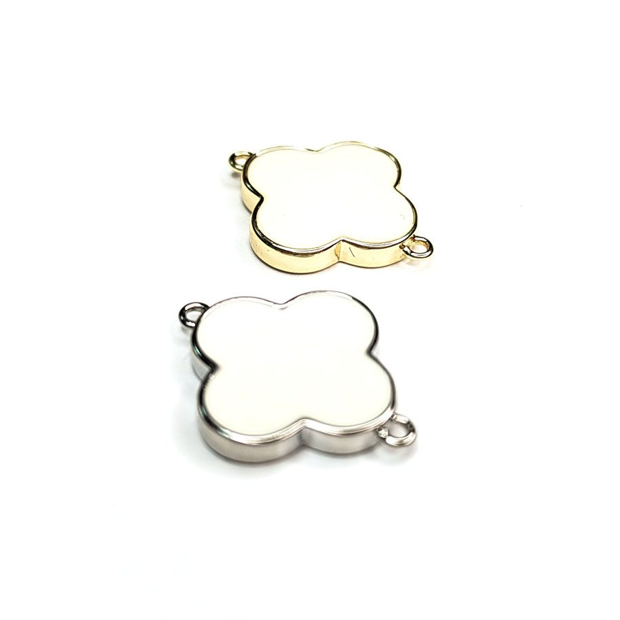 Коннектор Клевер 15 мм с белой эмалью, штука