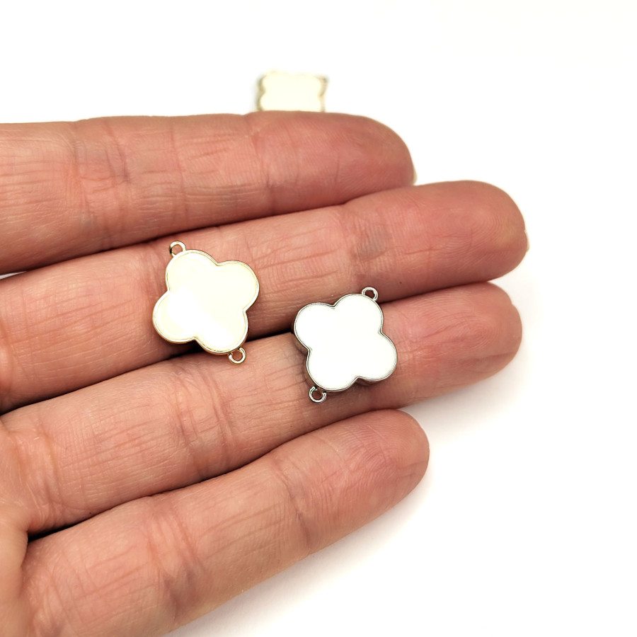 Коннектор Клевер 15 мм с белой эмалью, штука