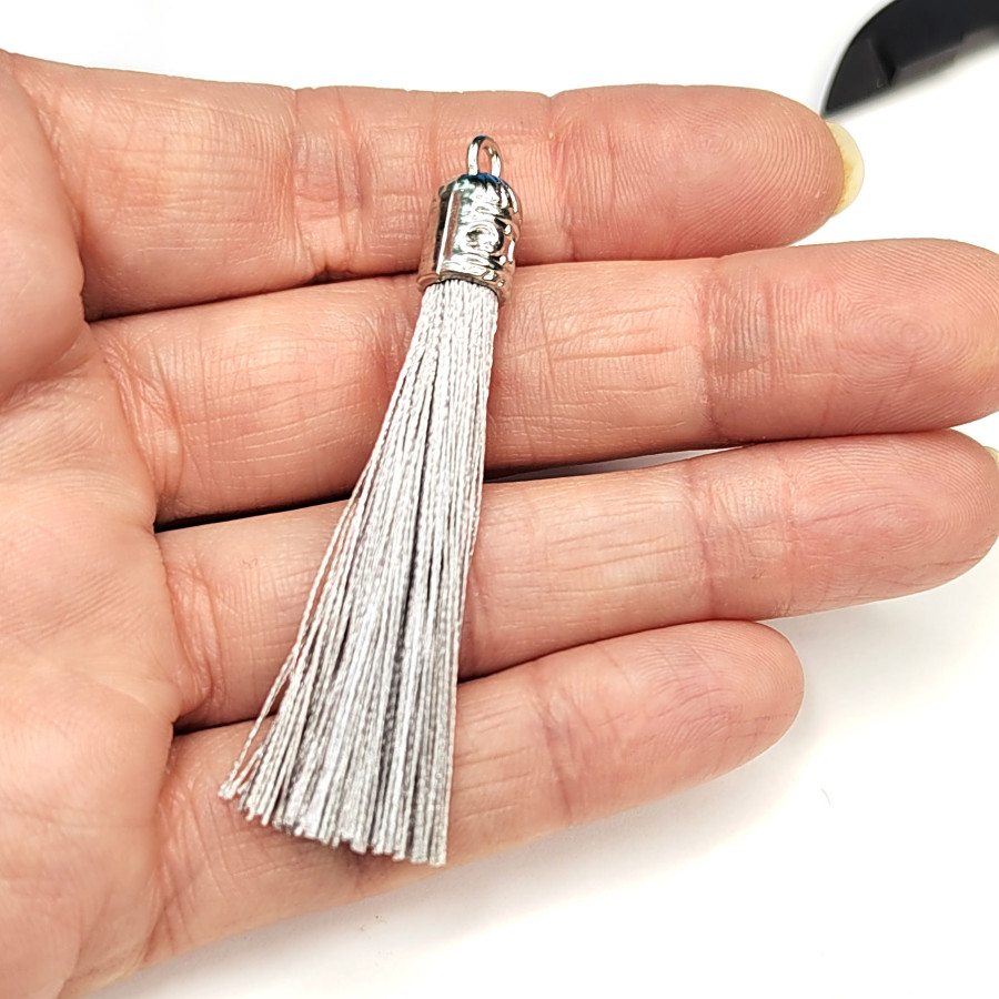 Подвеска Кисть Серая 6 см из вискозного шелка, штука Родий