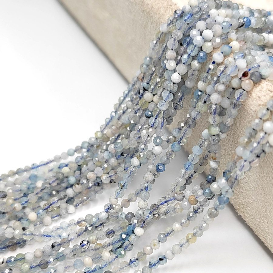 2,3 мм Аквамарин натуральный в огранке, НИТЬ 39 см