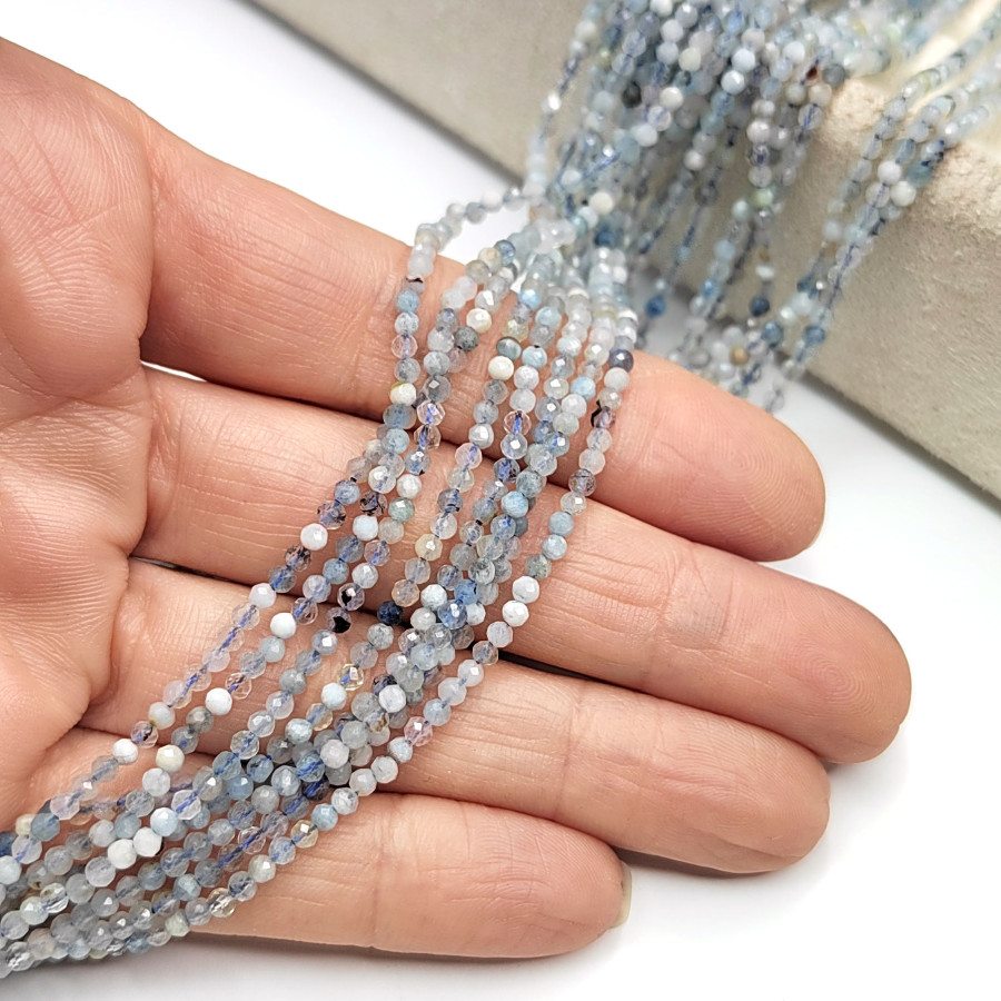 2,3 мм Аквамарин натуральный в огранке, НИТЬ 39 см