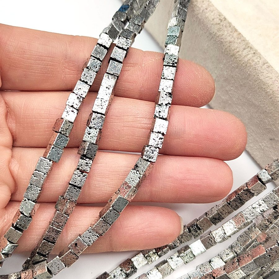 4 мм кубик Гематит, НИТЬ 40 см Светлое серебро