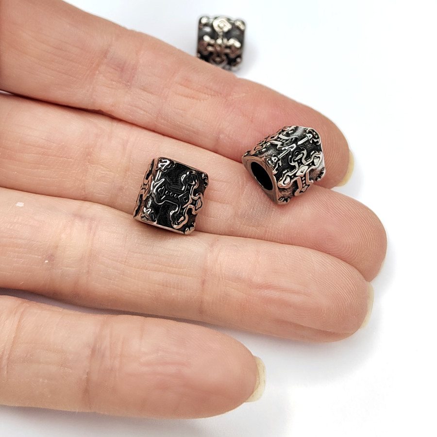 Разделительная бусина 11х10 мм треугольной формы из нержавеющей стали с чернением, узор Крест, штука