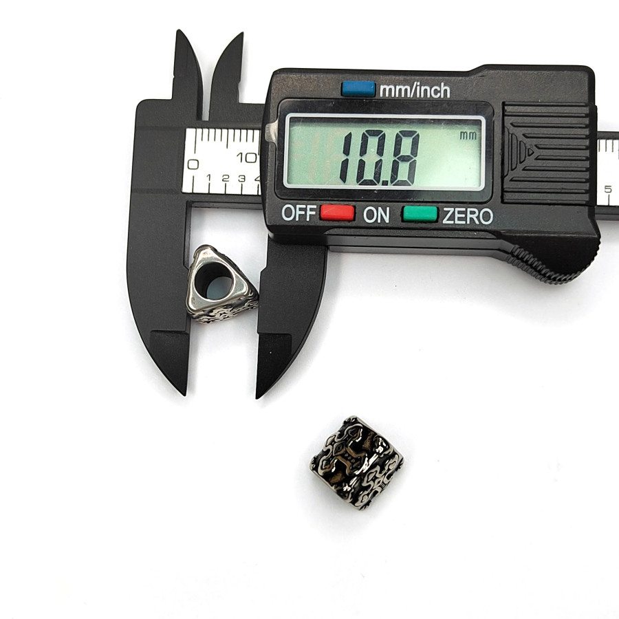 Разделительная бусина 11х10 мм треугольной формы из нержавеющей стали с чернением, узор Крест, штука