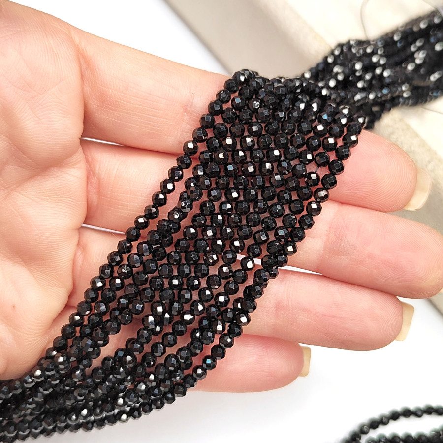 3 мм Шпинель натуральная черная граненая, НИТЬ 38 см