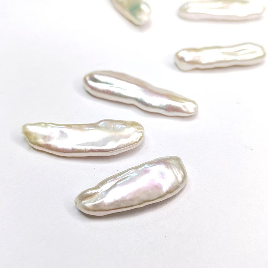 Жемчуг натуральный культивированный Бива 27х8 мм белый, штука