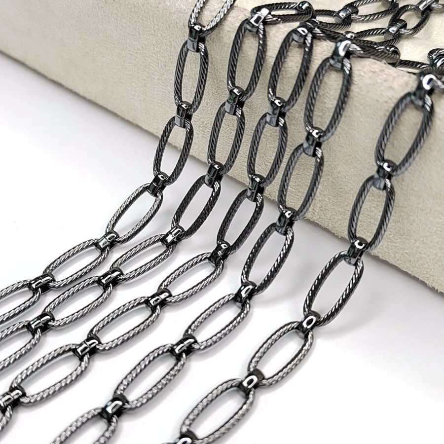 Цепь чёрная 14х7 мм, 20 см