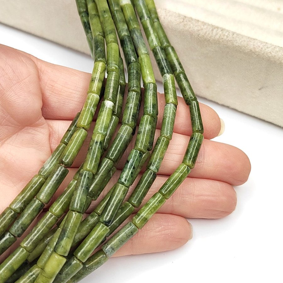 Нефрит натуральный 13х4 мм бусины, Трубочки, НИТЬ 39 см