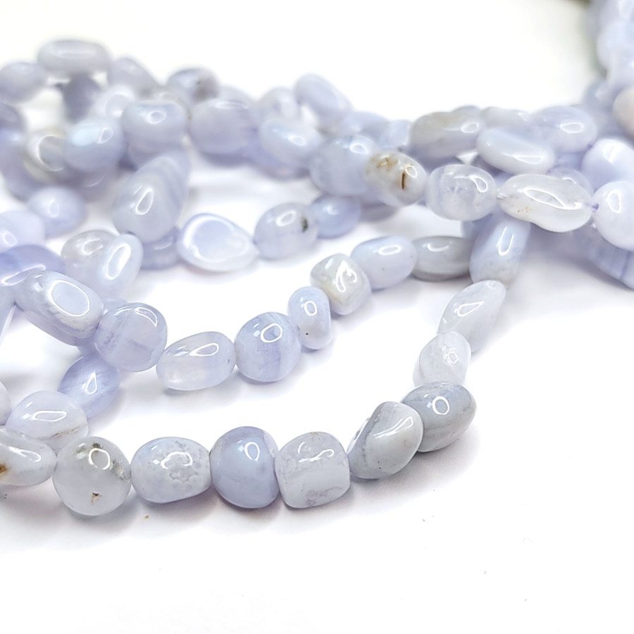 Голубой агат (сапфирин) галтовка 6-10 мм, натуральный камень, нить 40 см