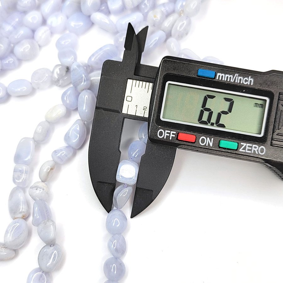 Голубой агат (сапфирин) галтовка 6-10 мм, натуральный камень, нить 40 см