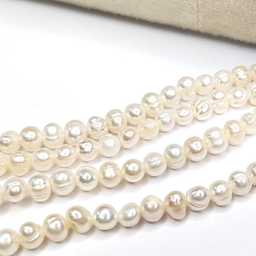 Жемчуг натуральный 6х5,5 мм округлой формы, культивированный, нить 35 см