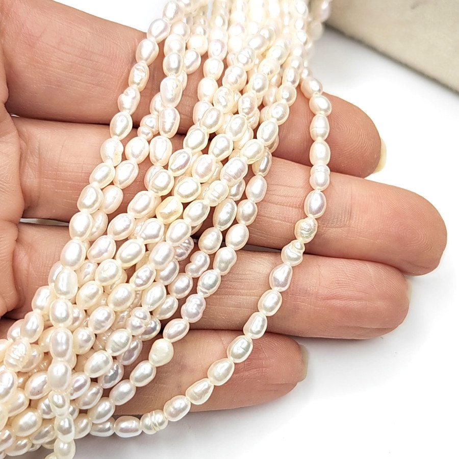 Жемчуг натуральный 4,5х3 мм, культивированный, НИТЬ 38 см