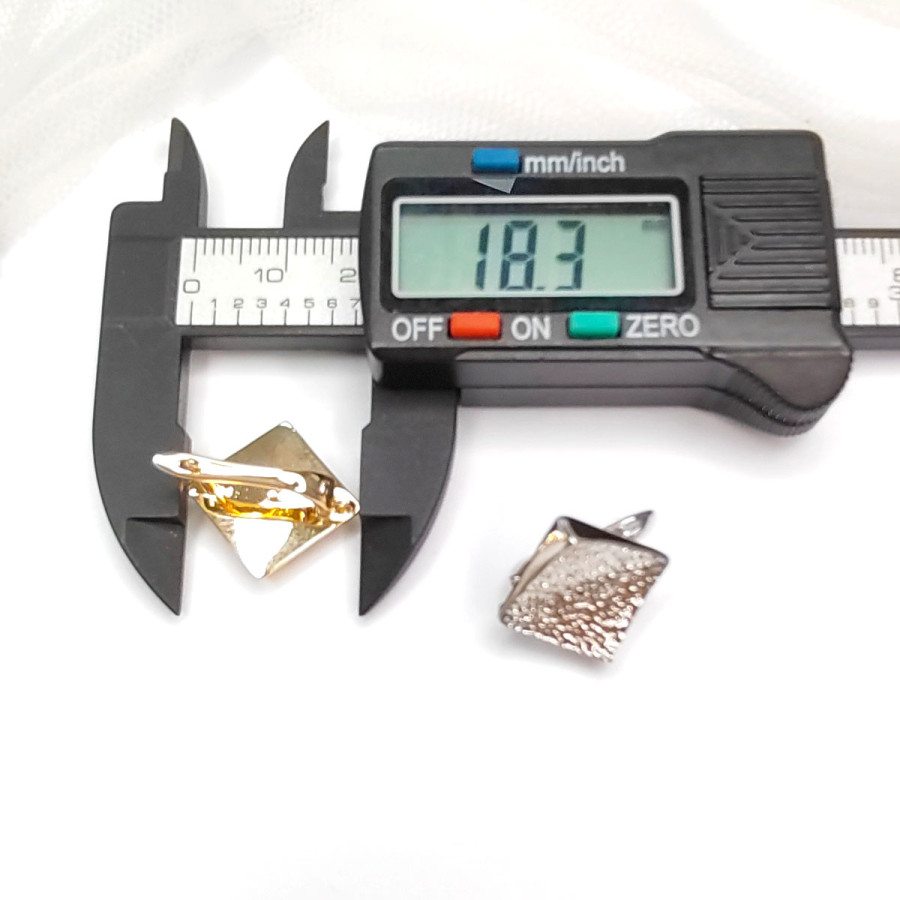 Швензы Ромбы текстурные 18х17 мм, пара