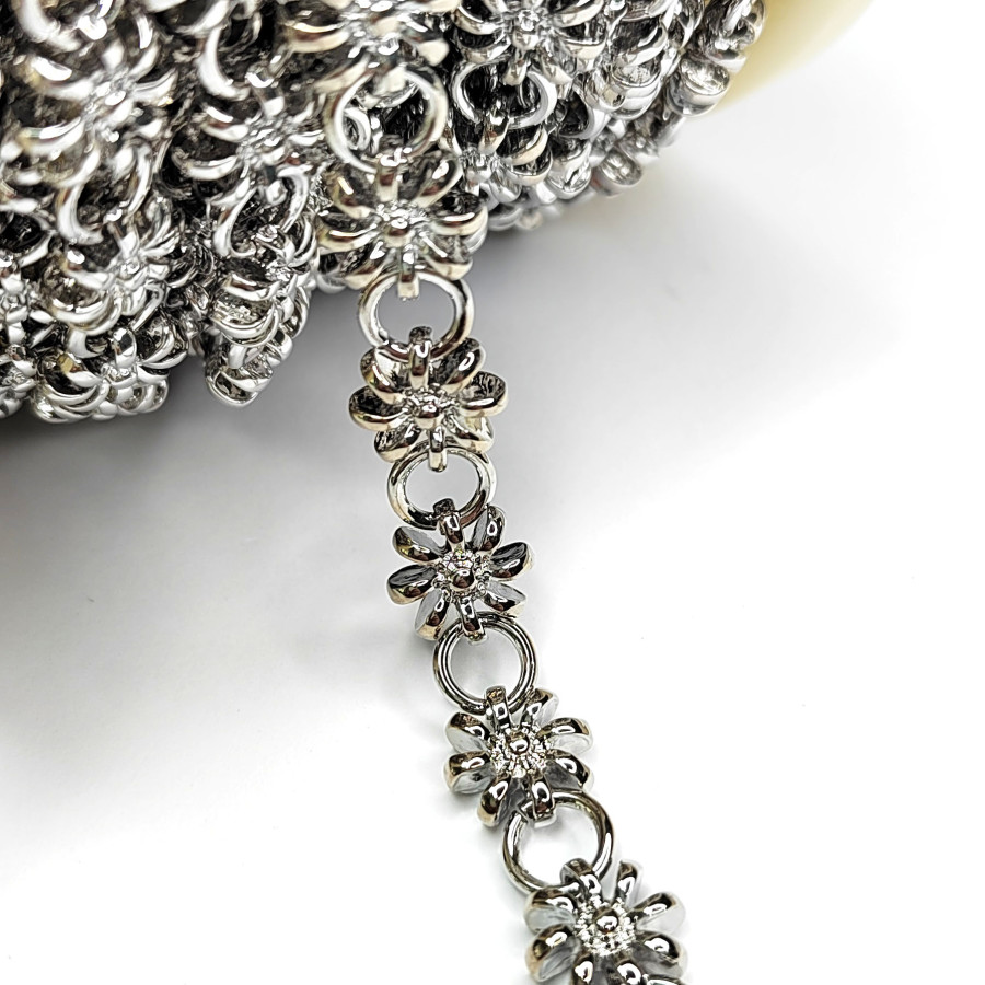 Цепь Цветы 10,5 мм, 20 см