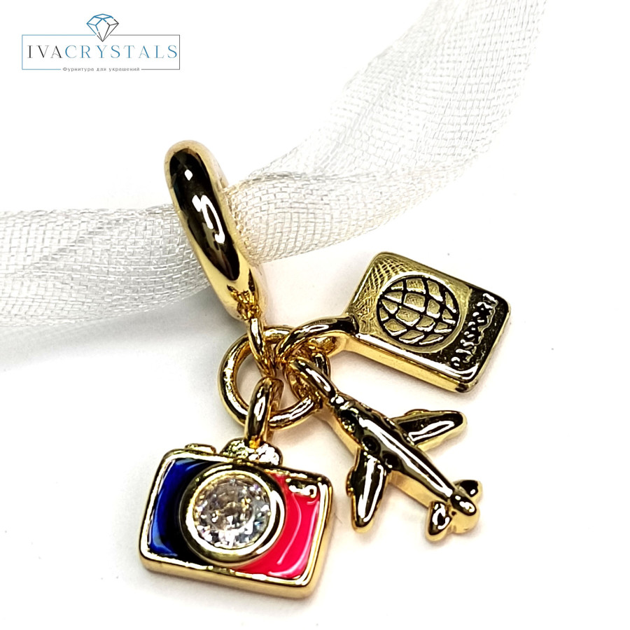 Подвеска из трёх предметов Фотоаппарат - Самолёт - Паспорт, 25 мм, покрытие Позолота