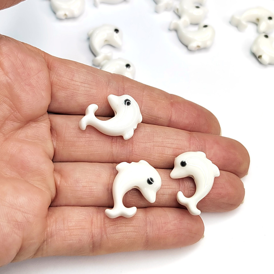 Бусина керамическая Дельфин белый 18х16 мм, штука