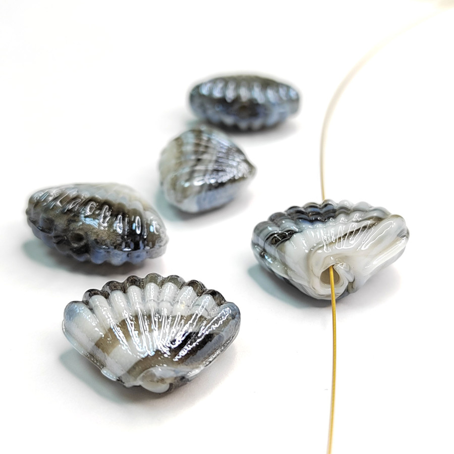 Бусина керамическая Ракушка 21х16 мм, цвет Белый / Серый, ШТУКА