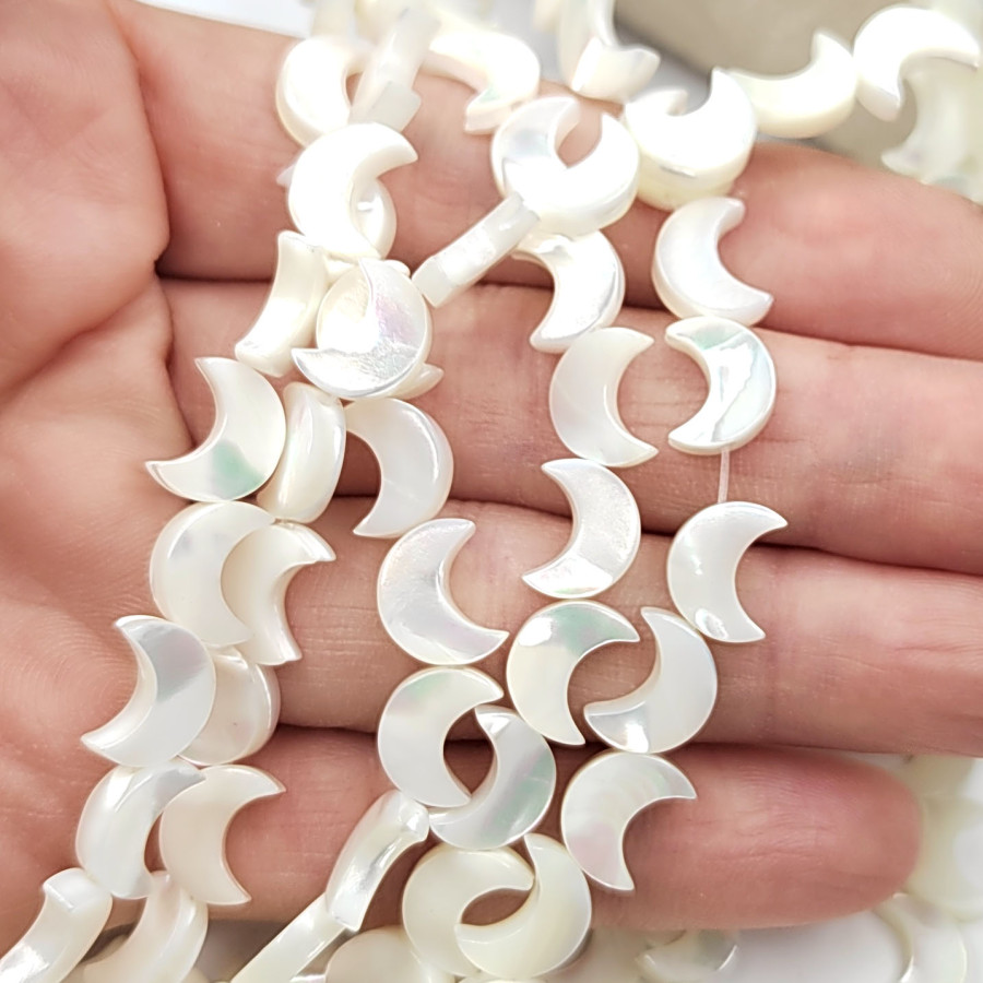 Полумесяц 10х7 мм из натурального перламутра Нить 39 см (43 шт.)
