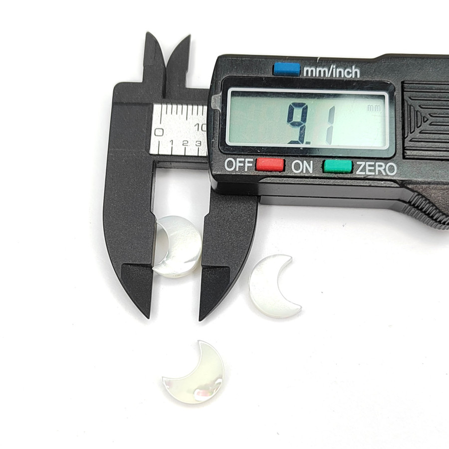 Полумесяц 12х9 мм из натурального перламутра